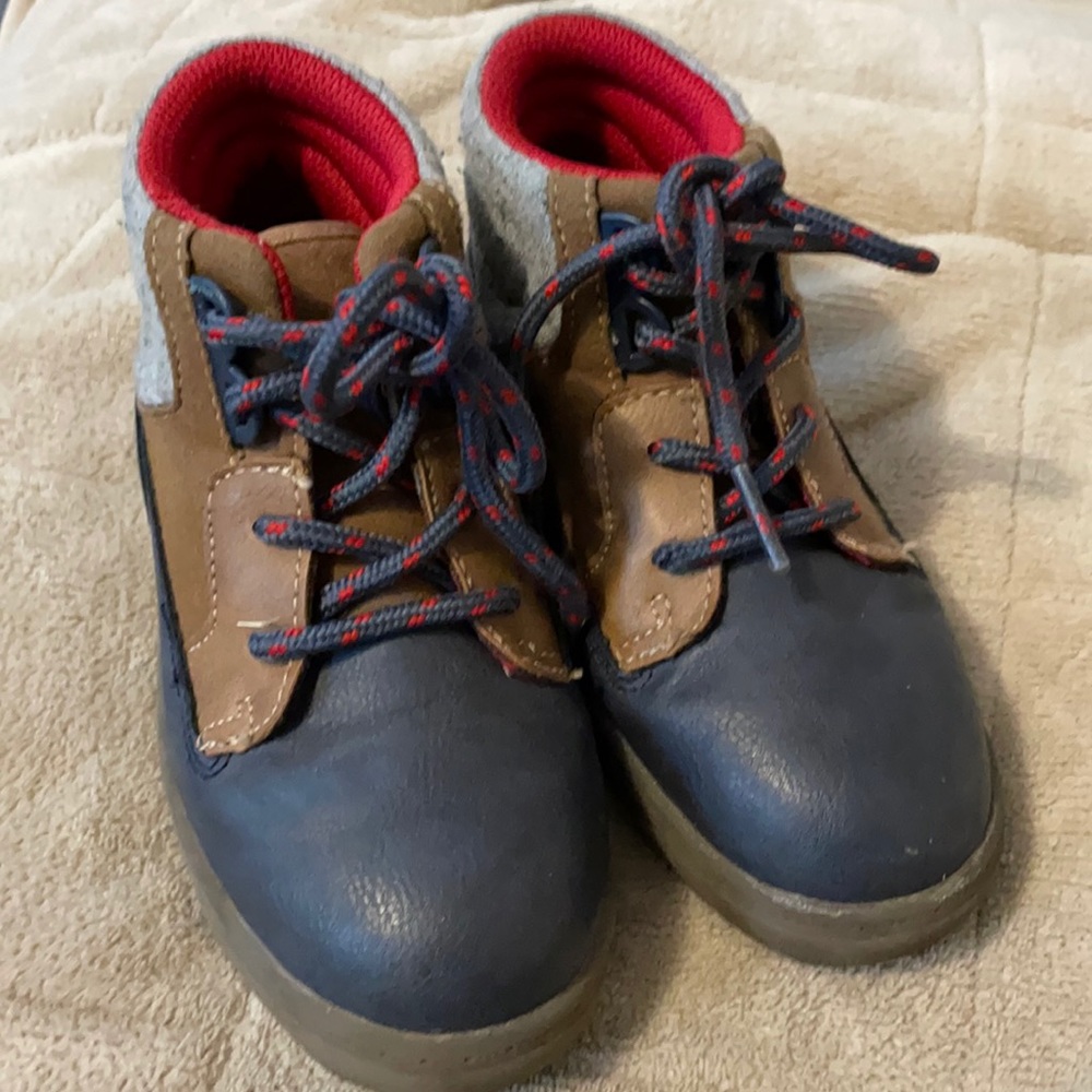 Toddler boots - size 10